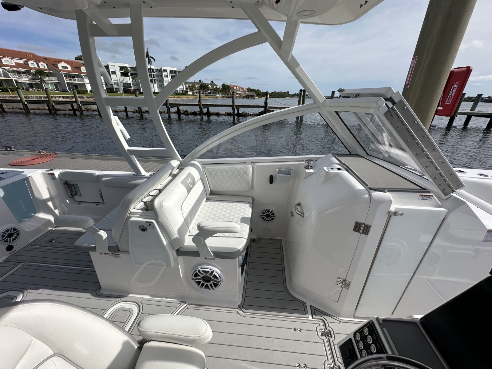 2025 Sea Fox 288 Traveler