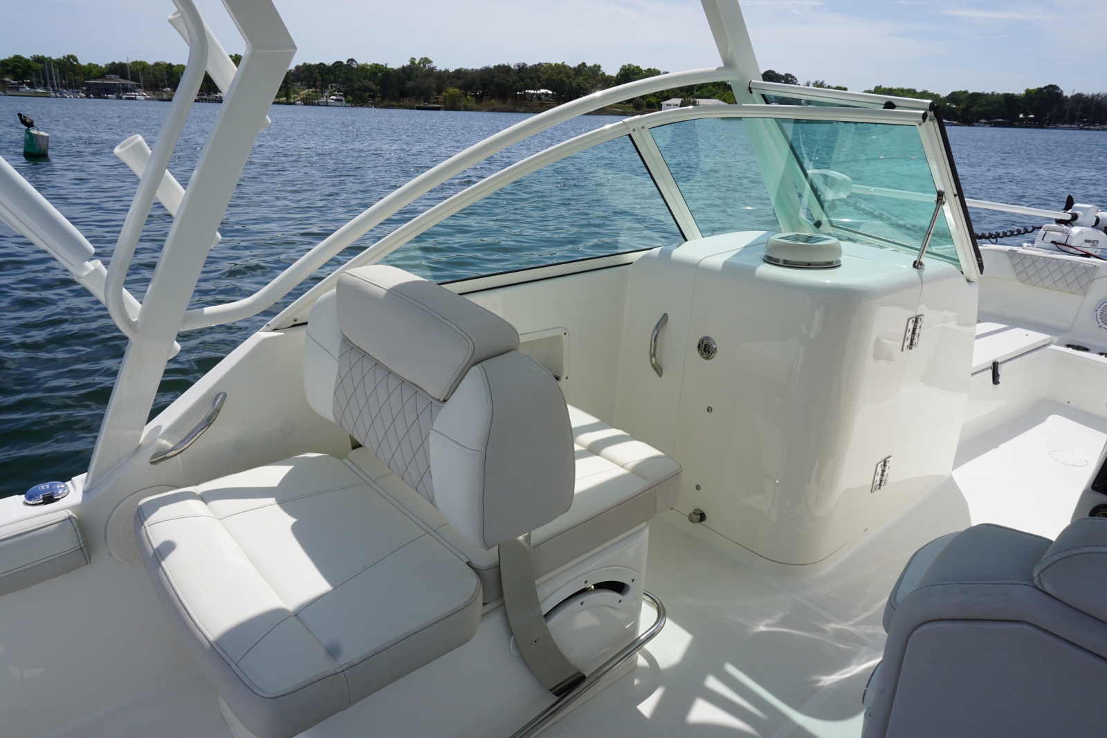 23' 2024 World Cat 230 DC