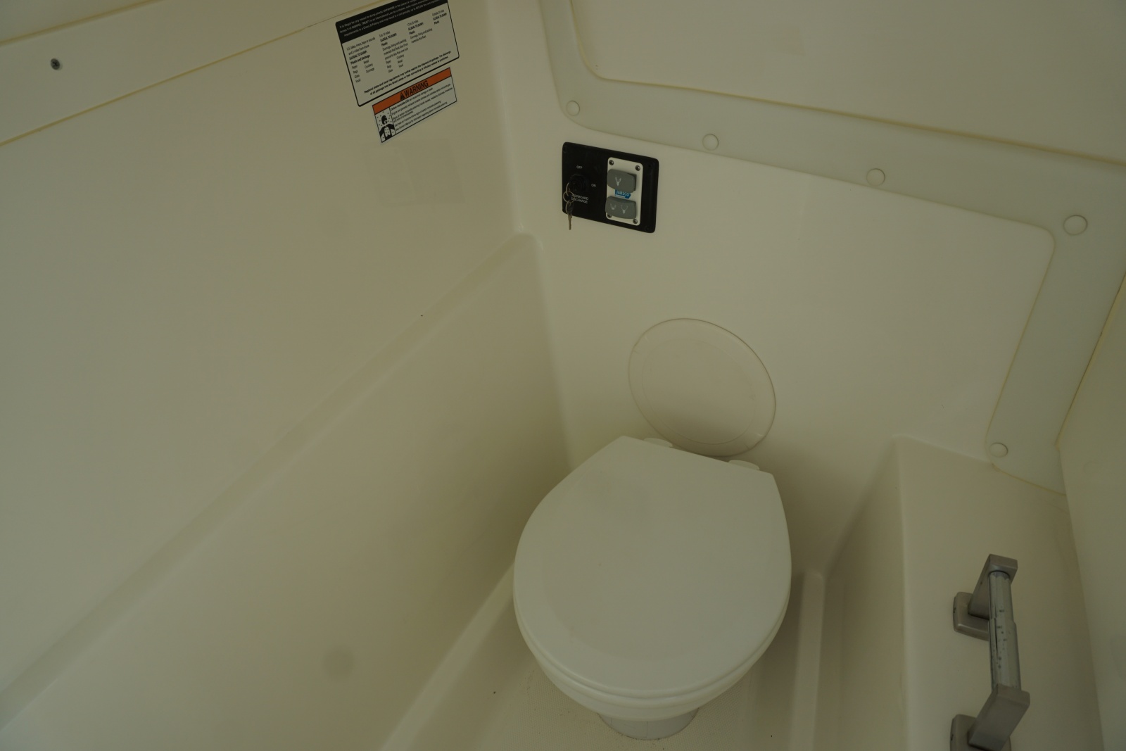 23' 2024 World Cat 230 DC