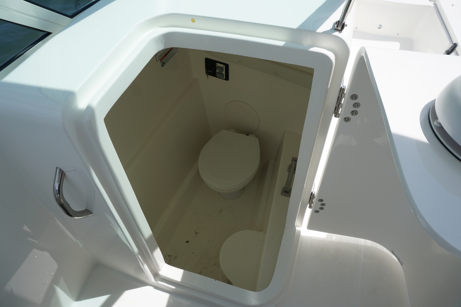 23' 2024 World Cat 230 DC