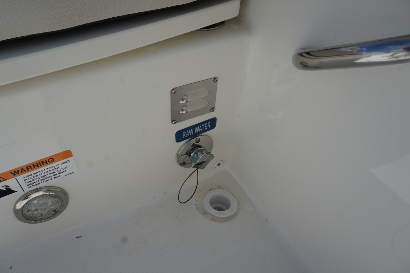 2024 23 World Cat 230 DC Fresh Water Washdown