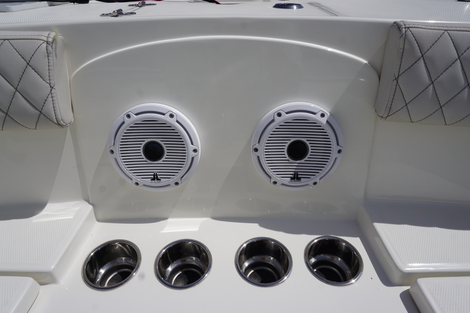 23' 2024 World Cat 230 DC