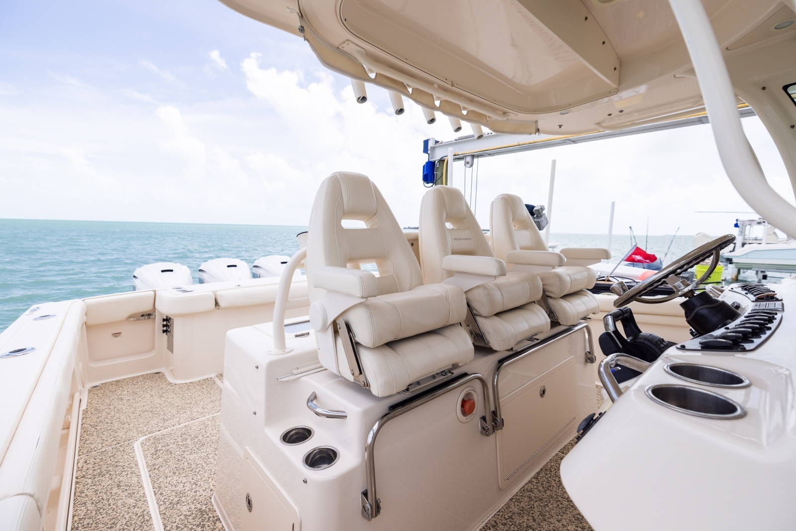 37ft Grady White Yacht For Sale