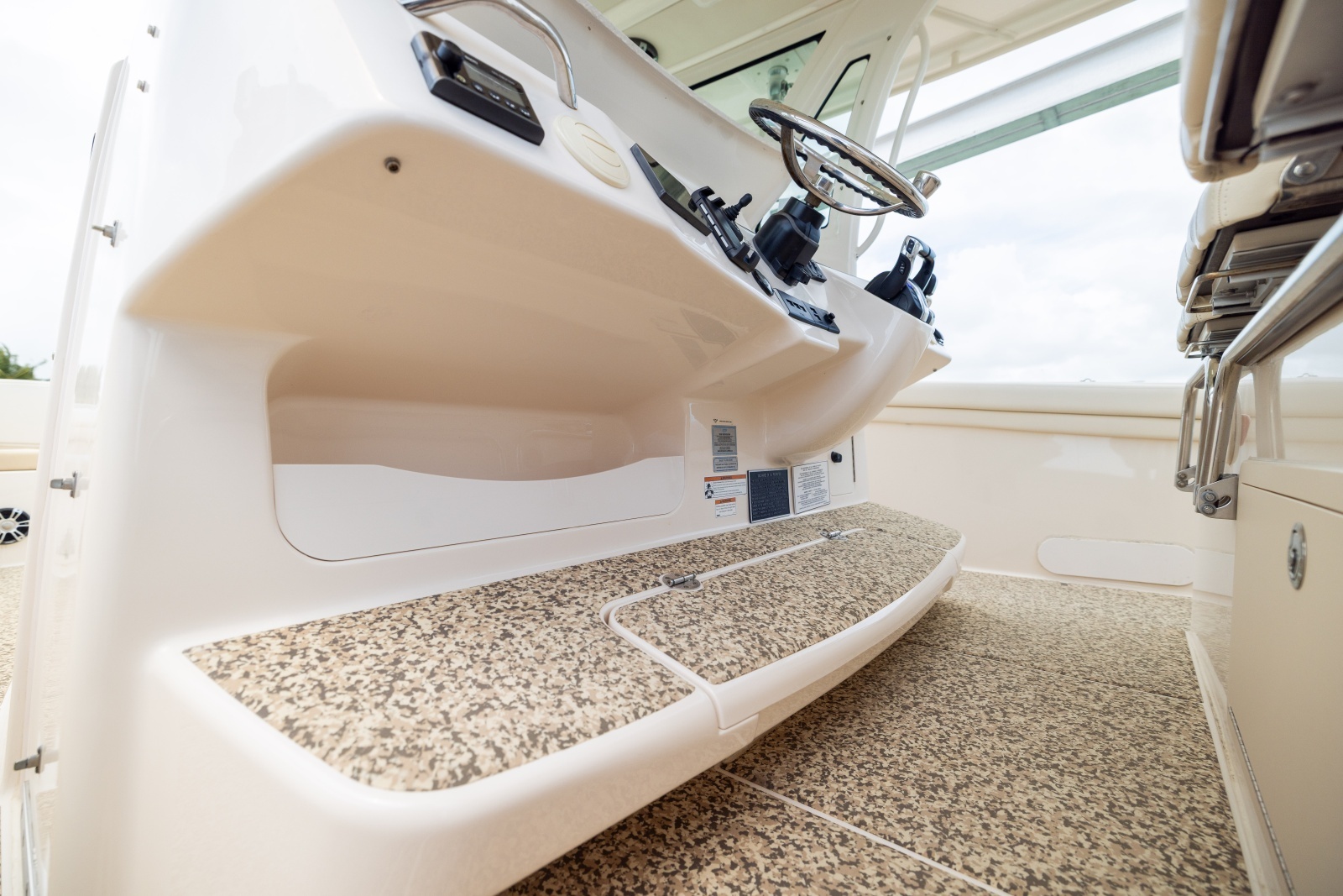 37ft Grady White Yacht For Sale