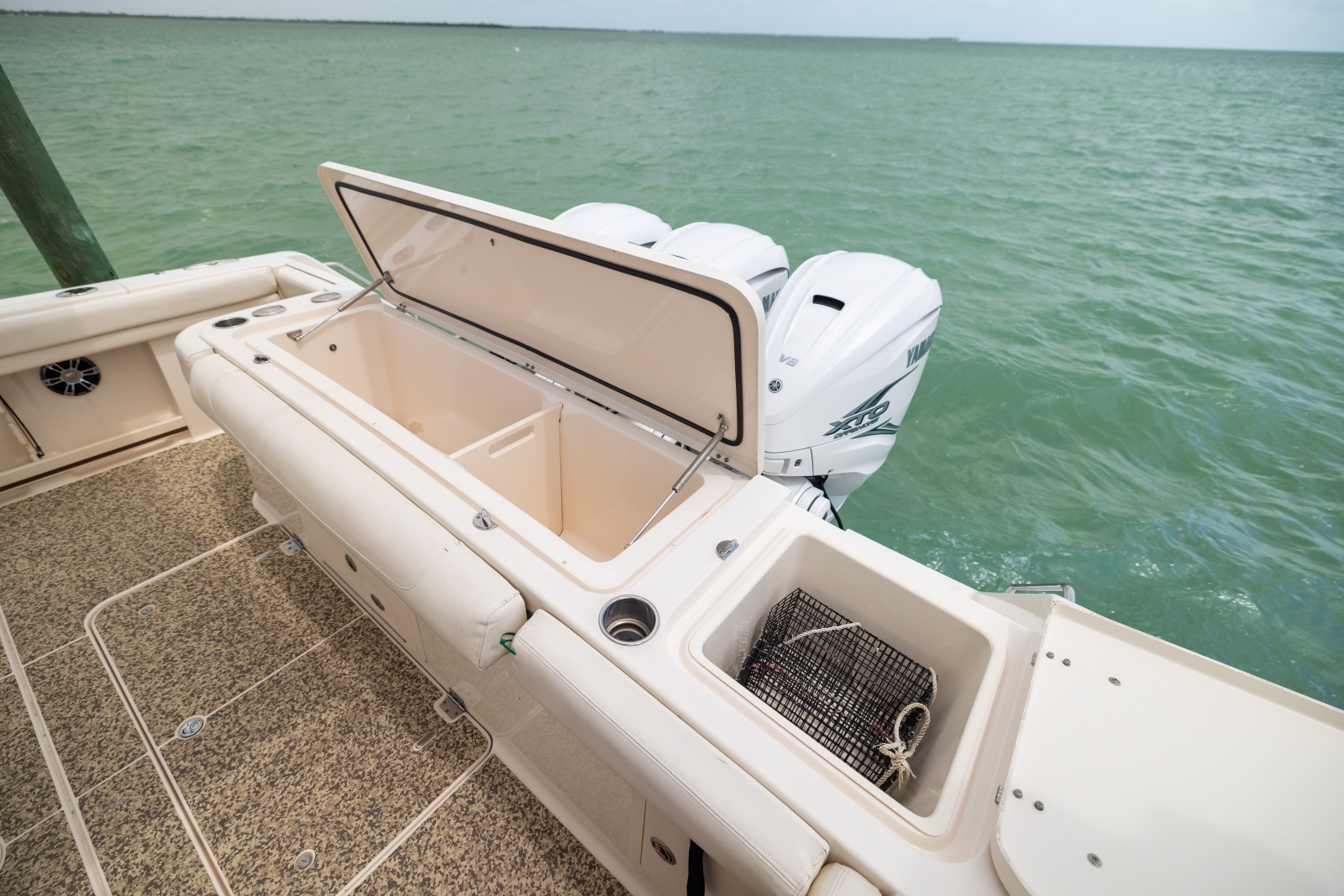 37ft Grady White Yacht For Sale