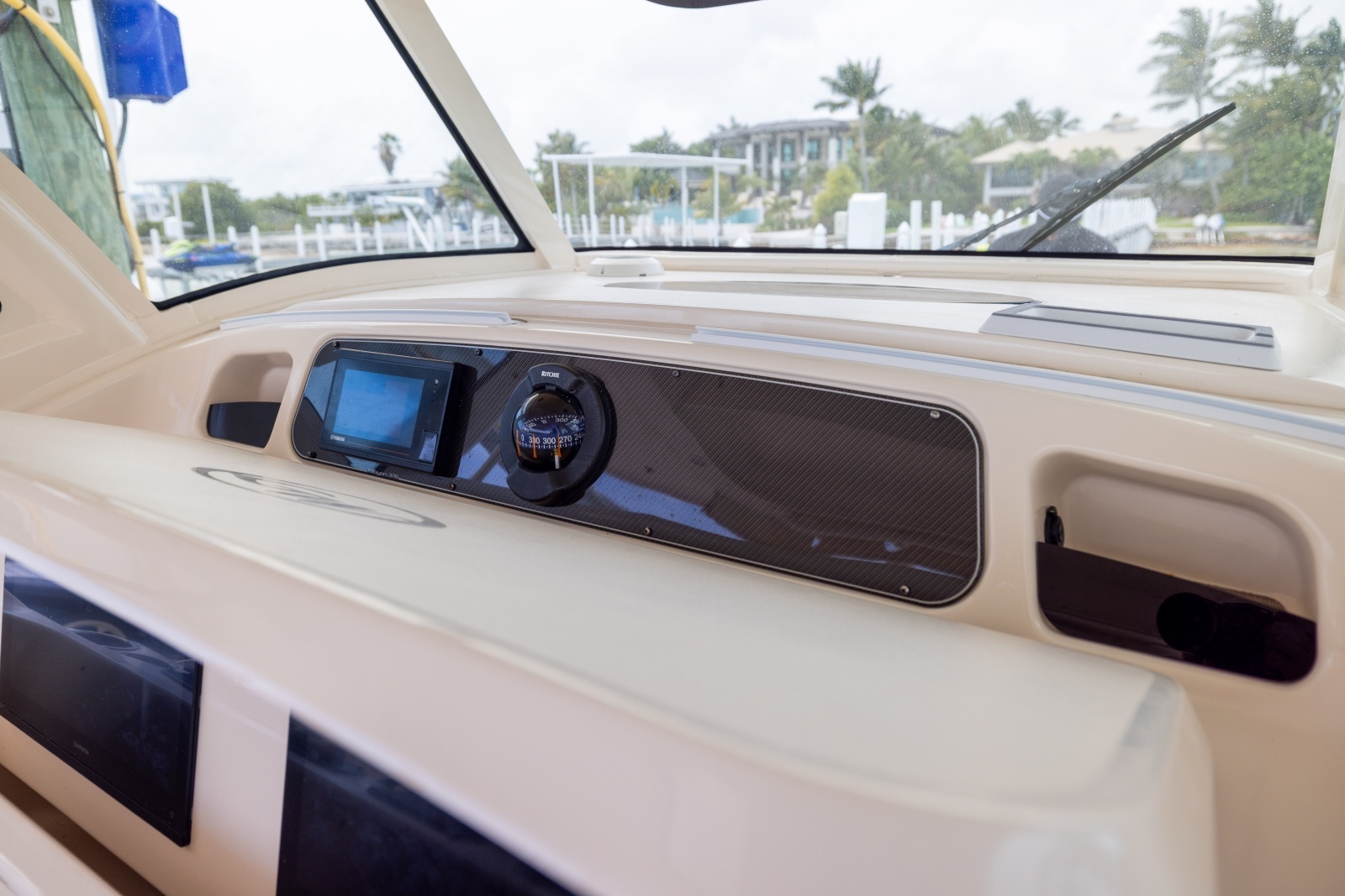 37ft Grady White Yacht For Sale