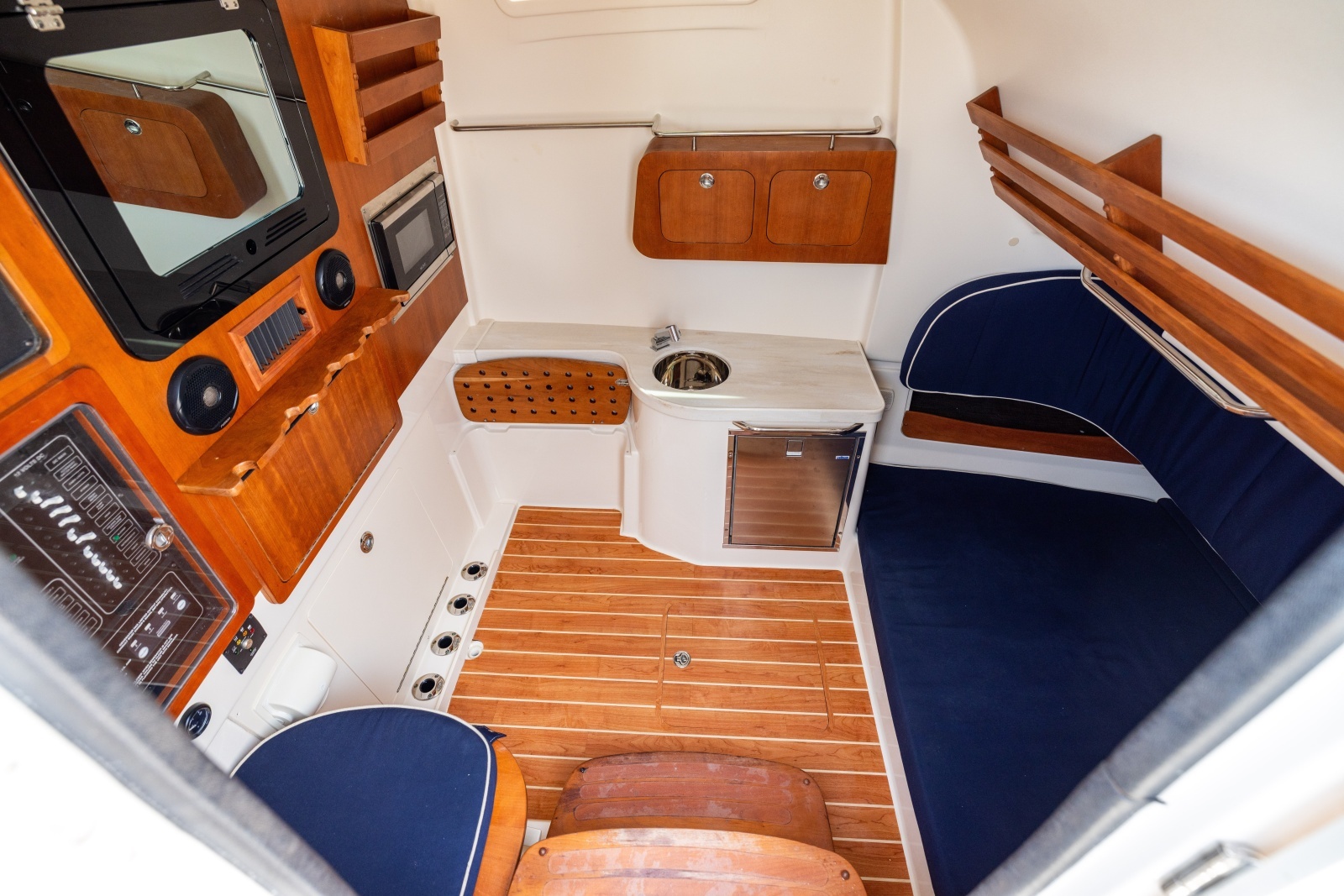 37ft Grady White Yacht For Sale