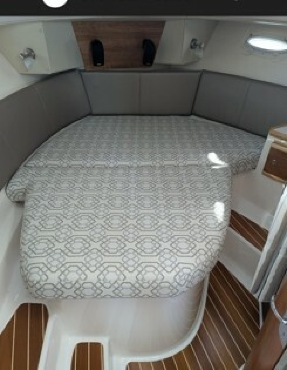 R amp J 37ft Cutwater Yacht For Sale