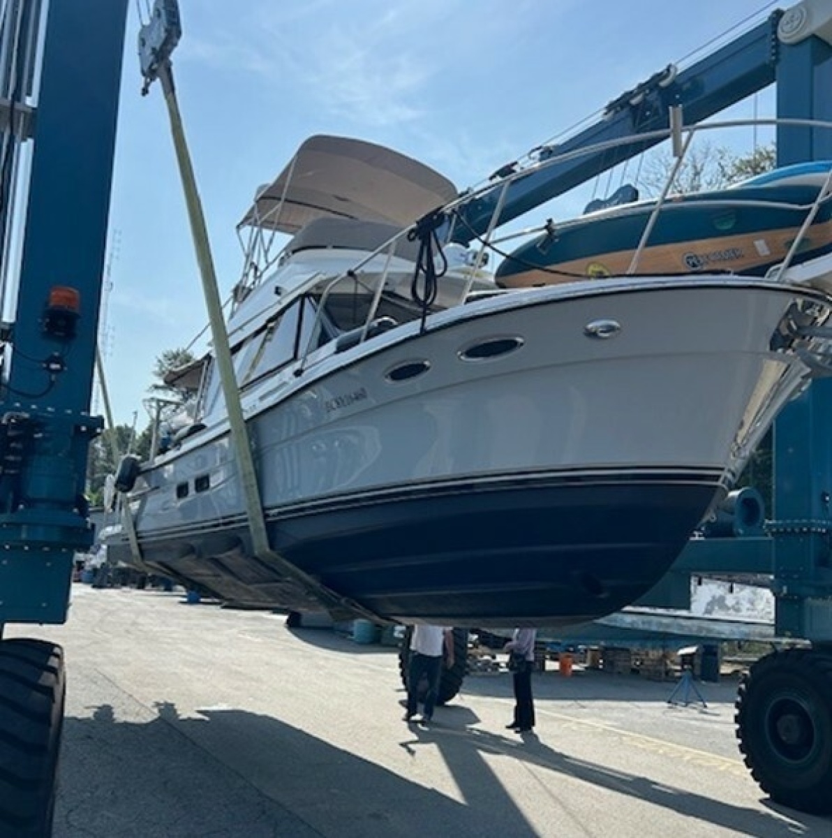 37' 2022 Cutwater C-32 CB