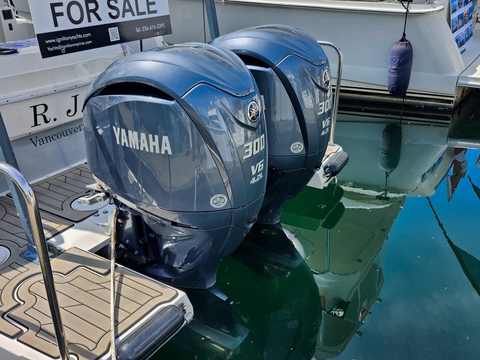 2022 Cutwater C-32 CB photo 3