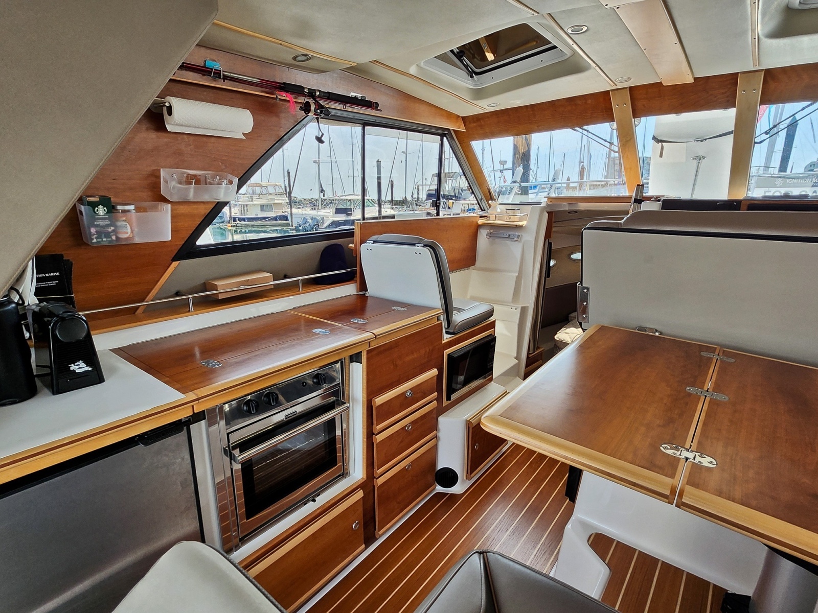 2022 Cutwater C-32 CB photo 10