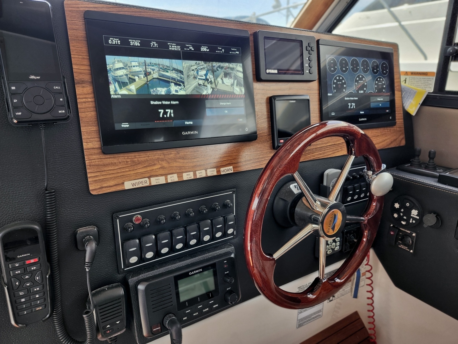 2022 Cutwater C-32 CB photo 18