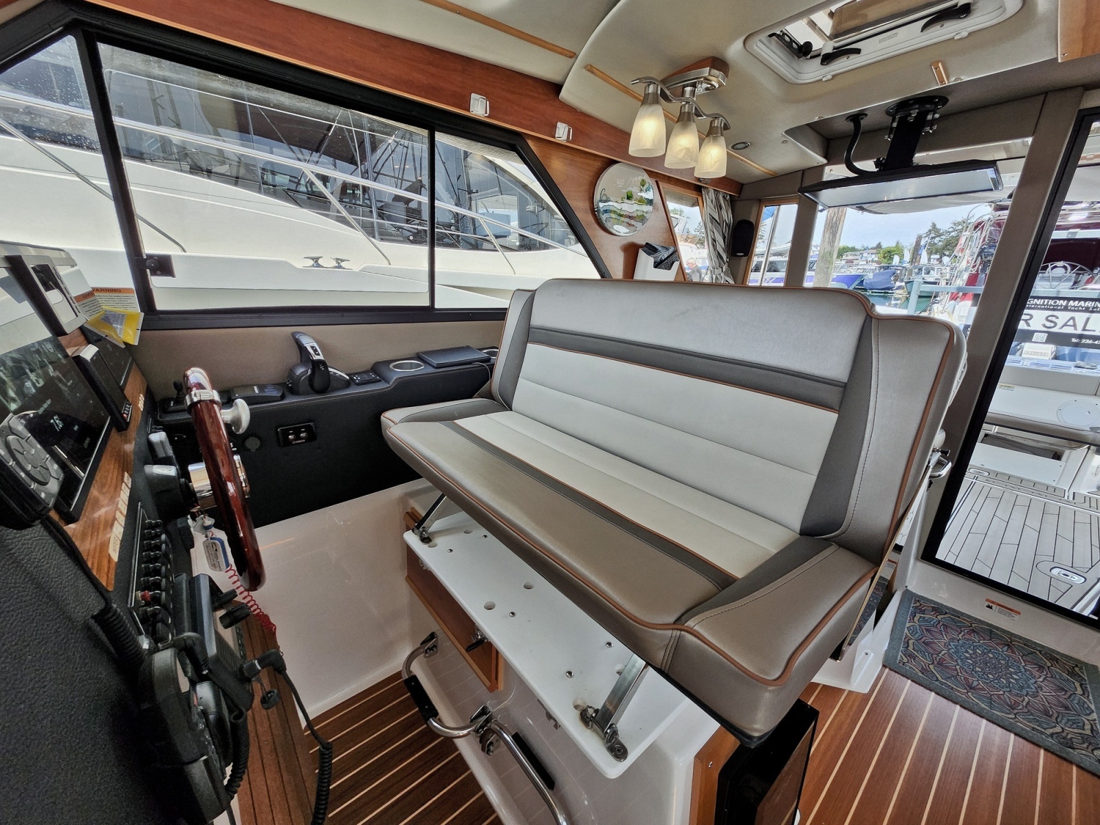2022 Cutwater C-32 CB photo 15