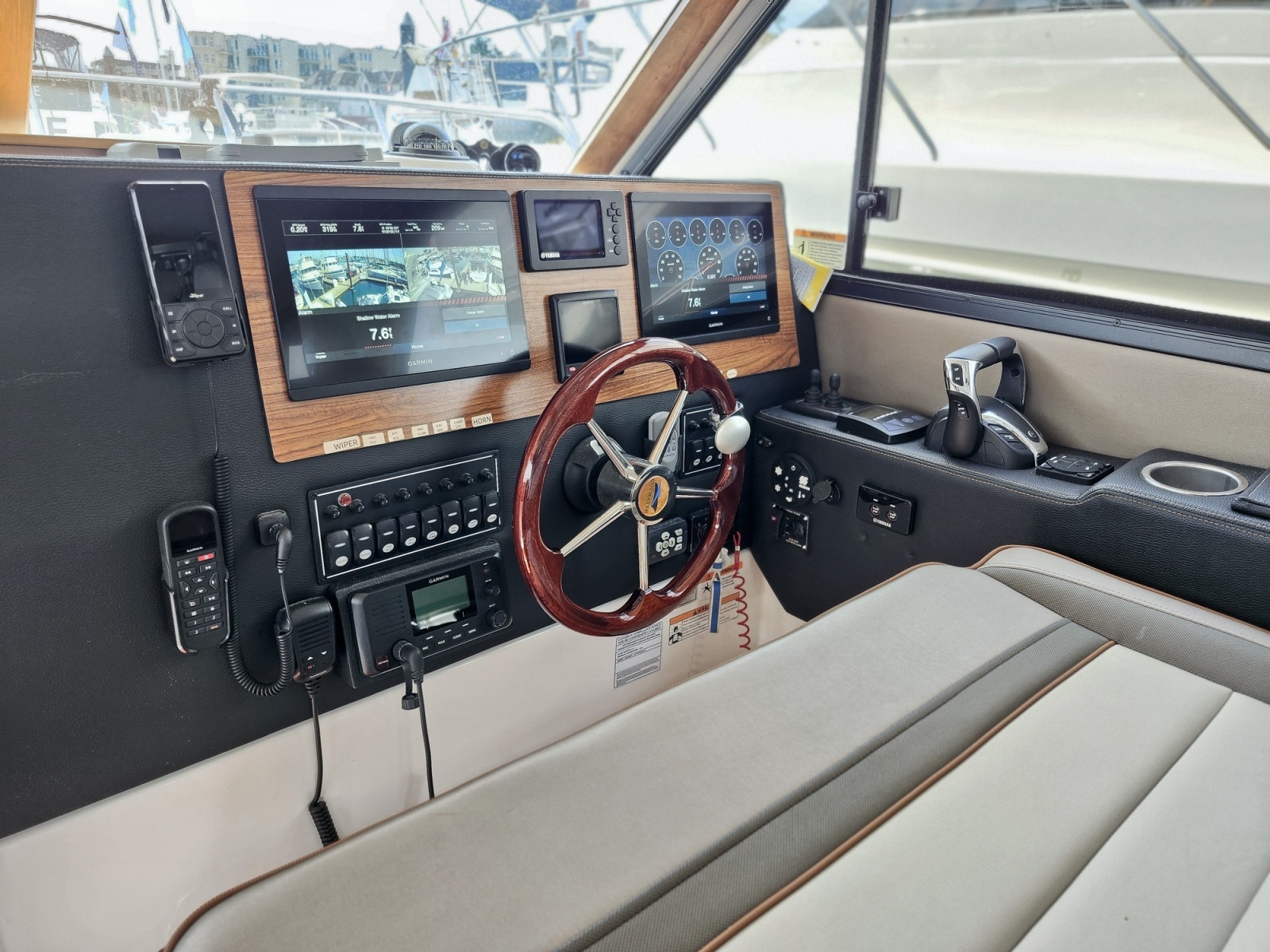 2022 Cutwater C-32 CB photo 17