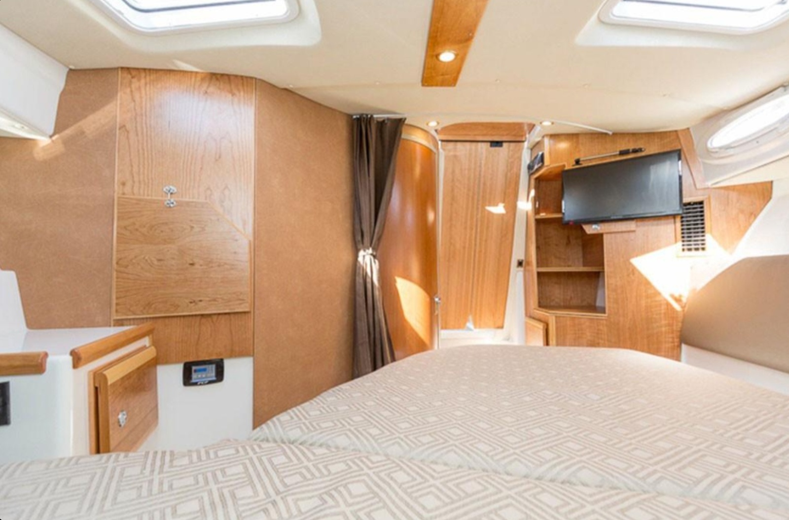 R amp J 37ft Cutwater Yacht For Sale