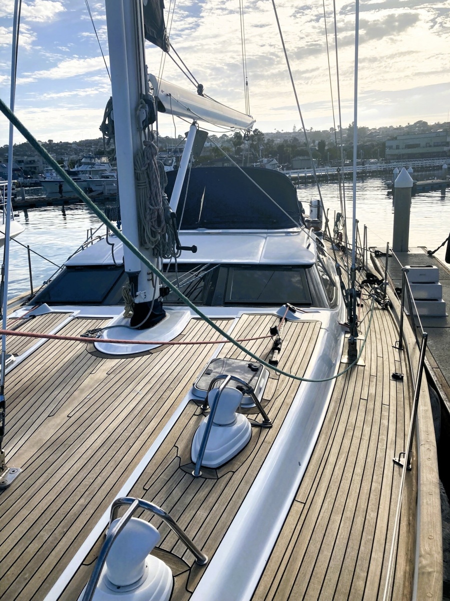 2008 Oyster 56 Deck Saloon