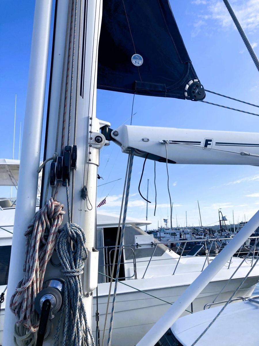 2008 Oyster 56 Deck Saloon