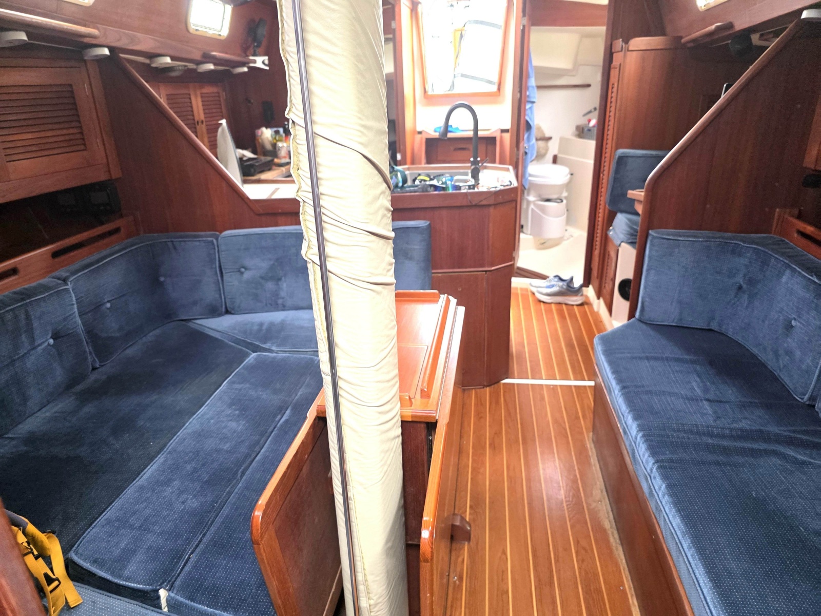 37' 1990 Tartan 372