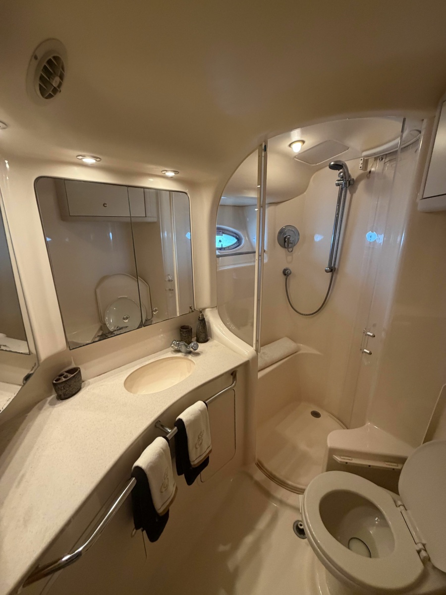 48' 2002 Sea Ray 480 Sedan Bridge