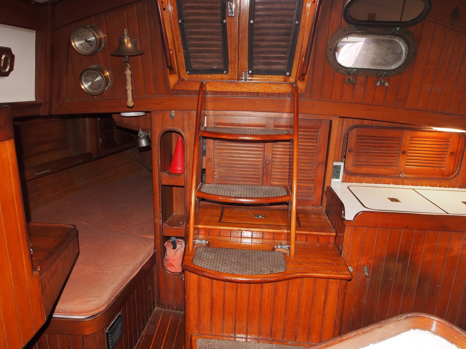 38ft Ta Shing Yacht For Sale