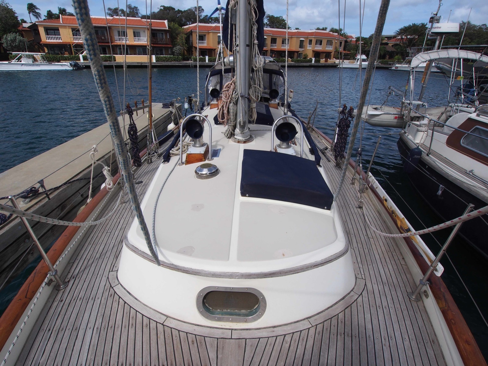 38ft Ta Shing Yacht For Sale