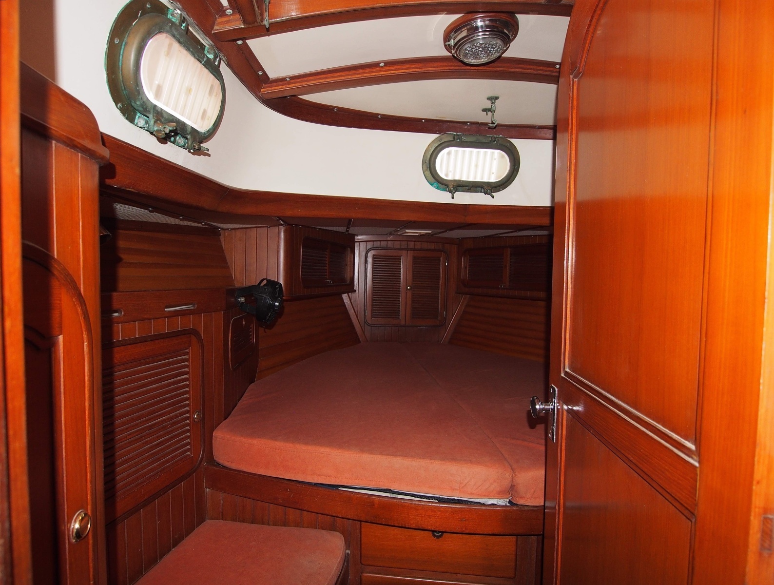 38ft Ta Shing Yacht For Sale