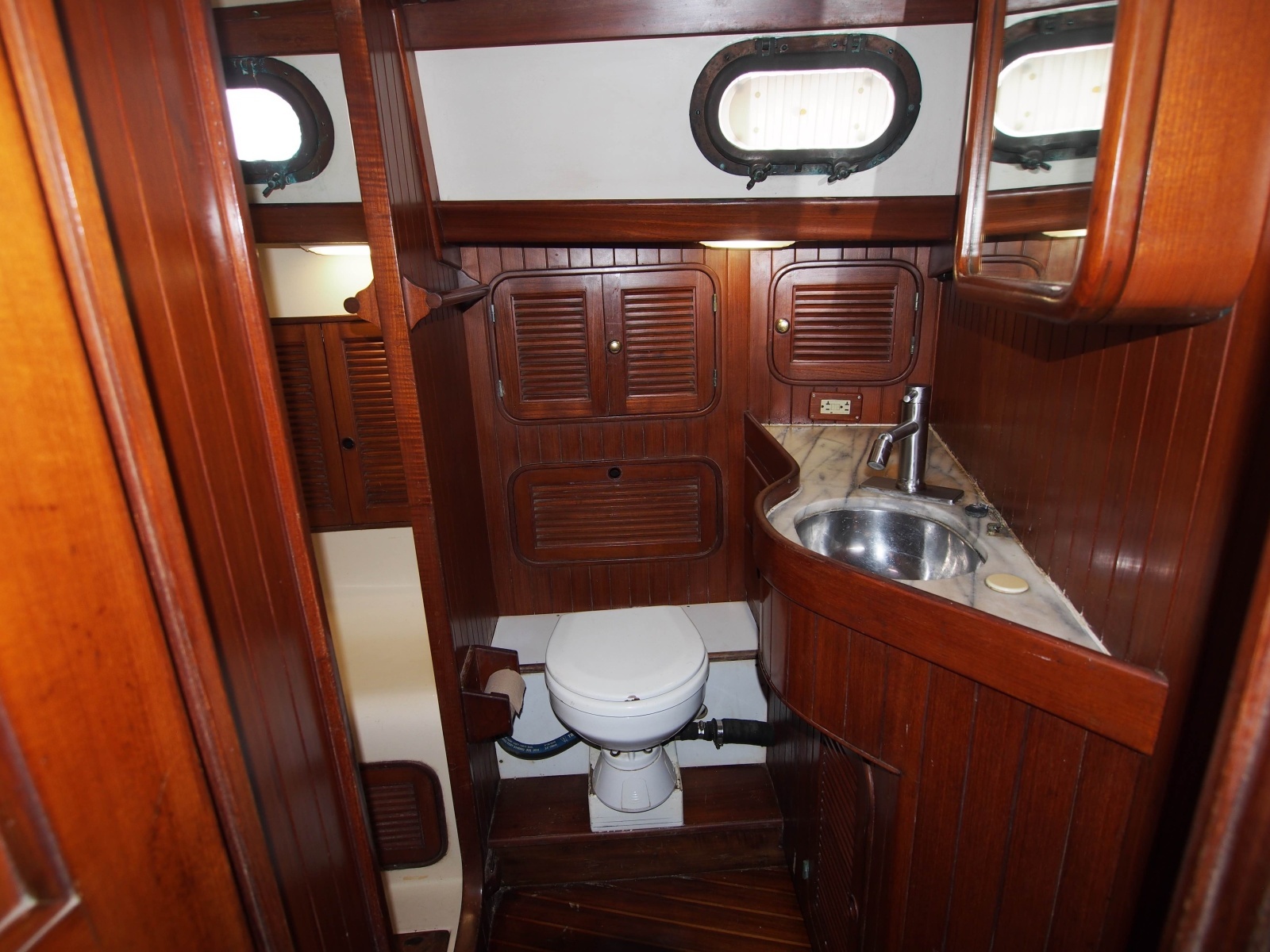 38ft Ta Shing Yacht For Sale