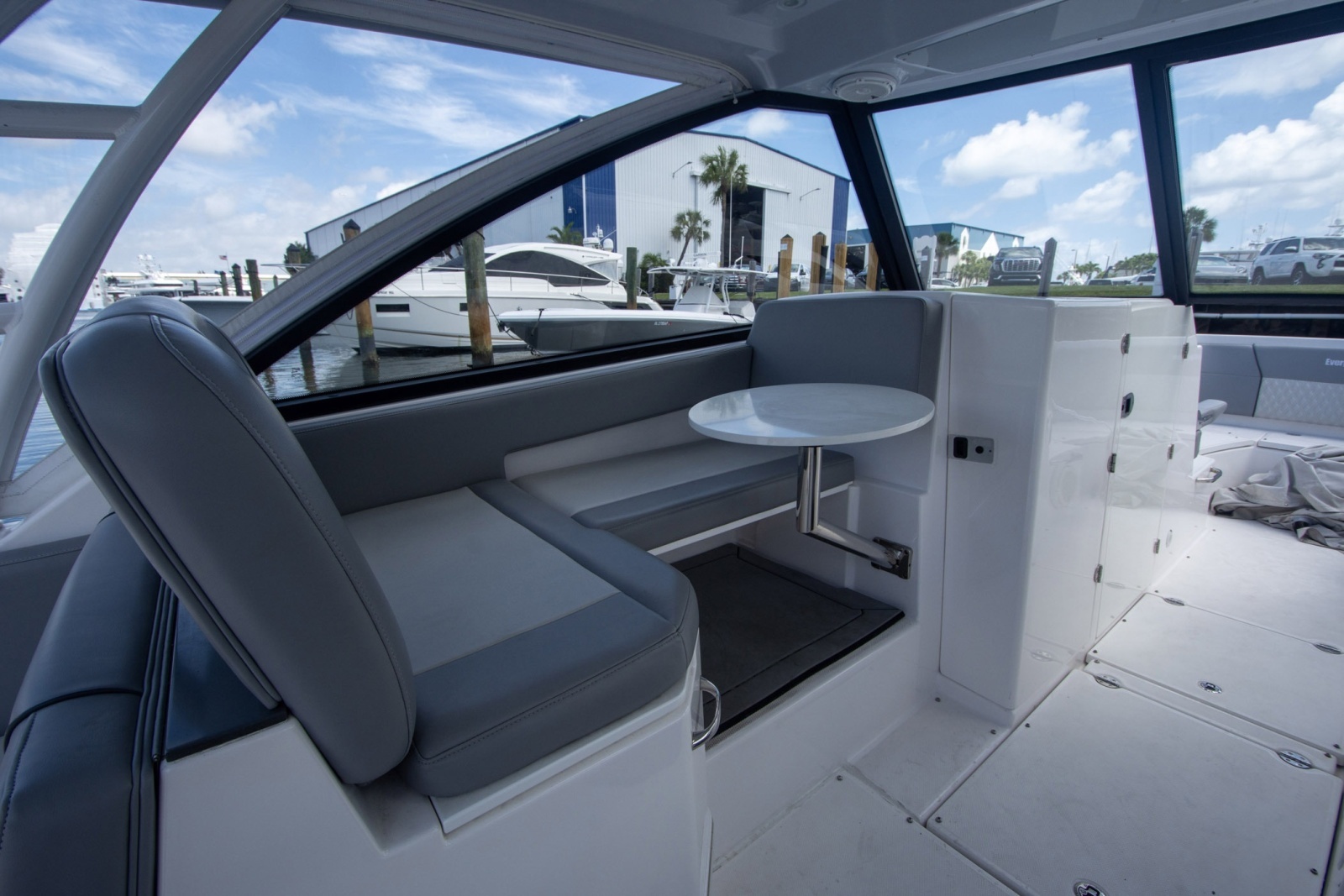 34ft Everglades Yacht For Sale