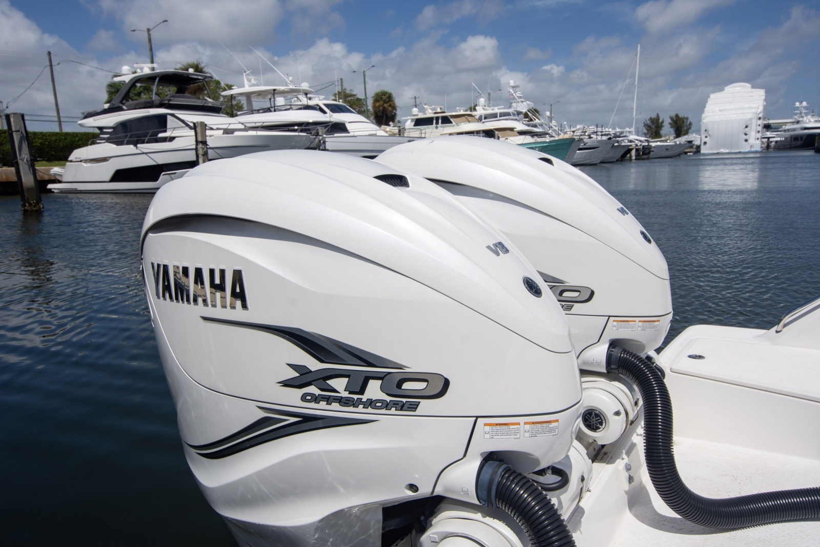 34ft Everglades Yacht For Sale