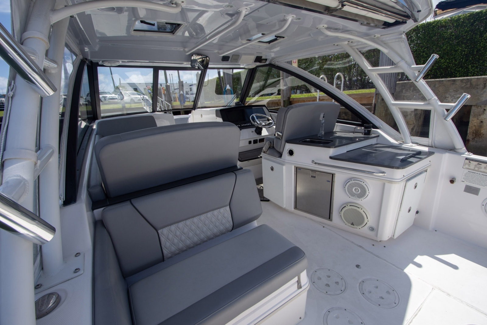 34ft Everglades Yacht For Sale