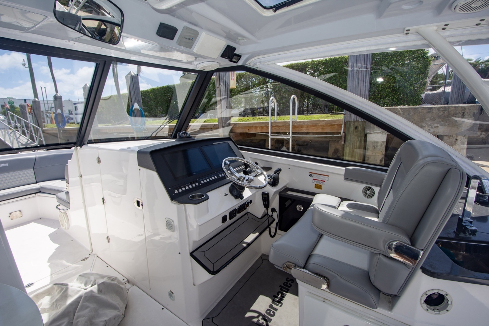 34ft Everglades Yacht For Sale