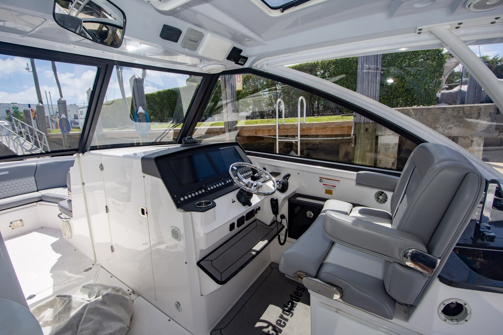 34ft Everglades Yacht For Sale