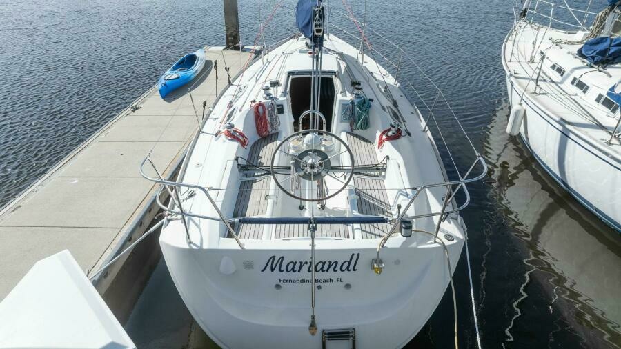 MARIANDL 33ft Beneteau Yacht For Sale