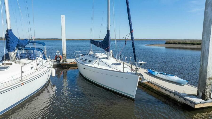 MARIANDL 33ft Beneteau Yacht For Sale