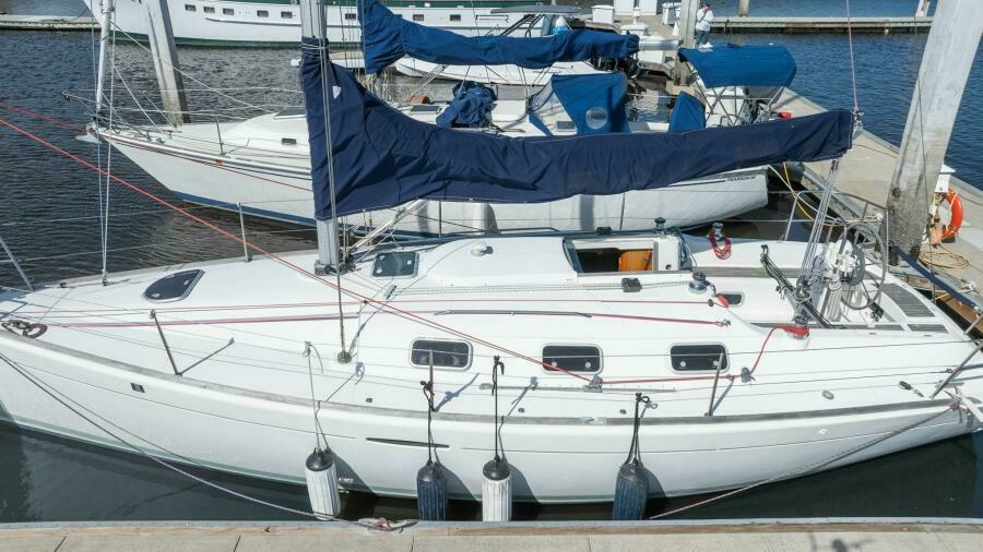 MARIANDL 33ft Beneteau Yacht For Sale