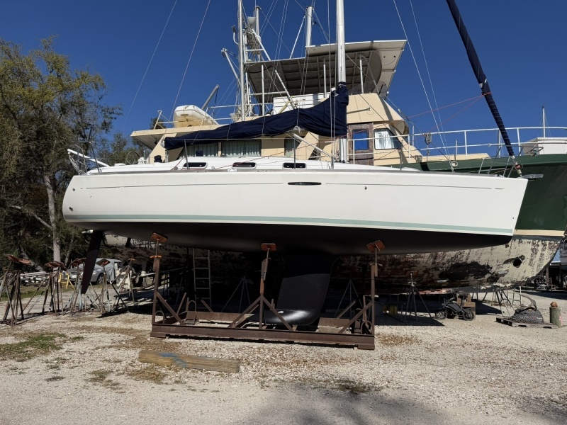 MARIANDL 33ft Beneteau Yacht For Sale