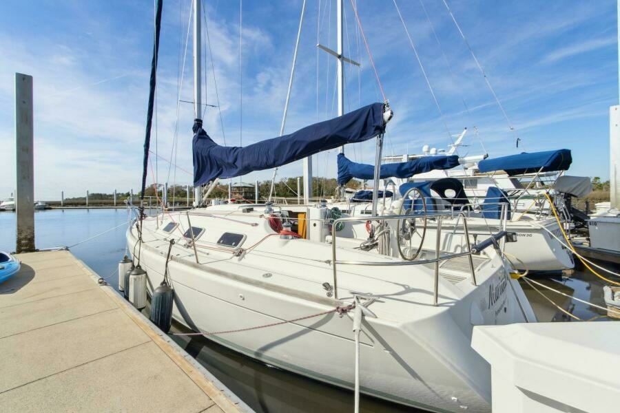 MARIANDL 33ft Beneteau Yacht For Sale