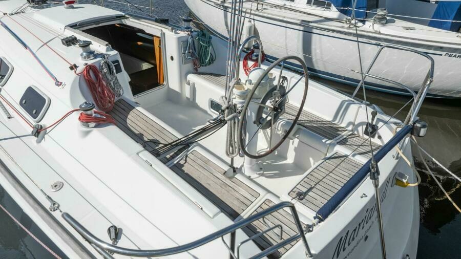 MARIANDL 33ft Beneteau Yacht For Sale