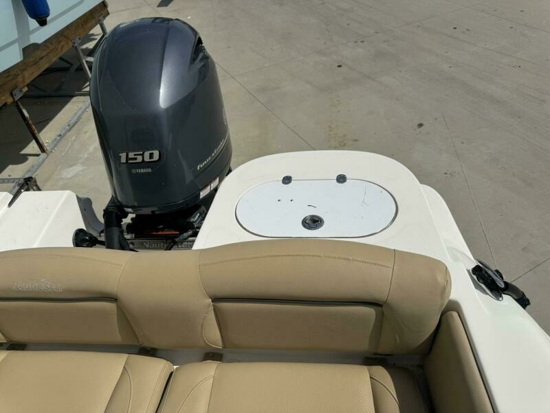 21ft NauticStar Yacht For Sale