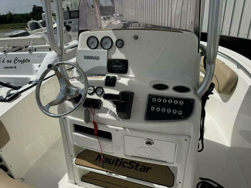 21ft NauticStar Yacht For Sale