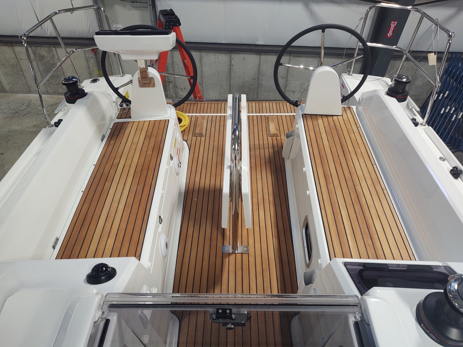 LOWE TIDE 30ft Beneteau Yacht For Sale