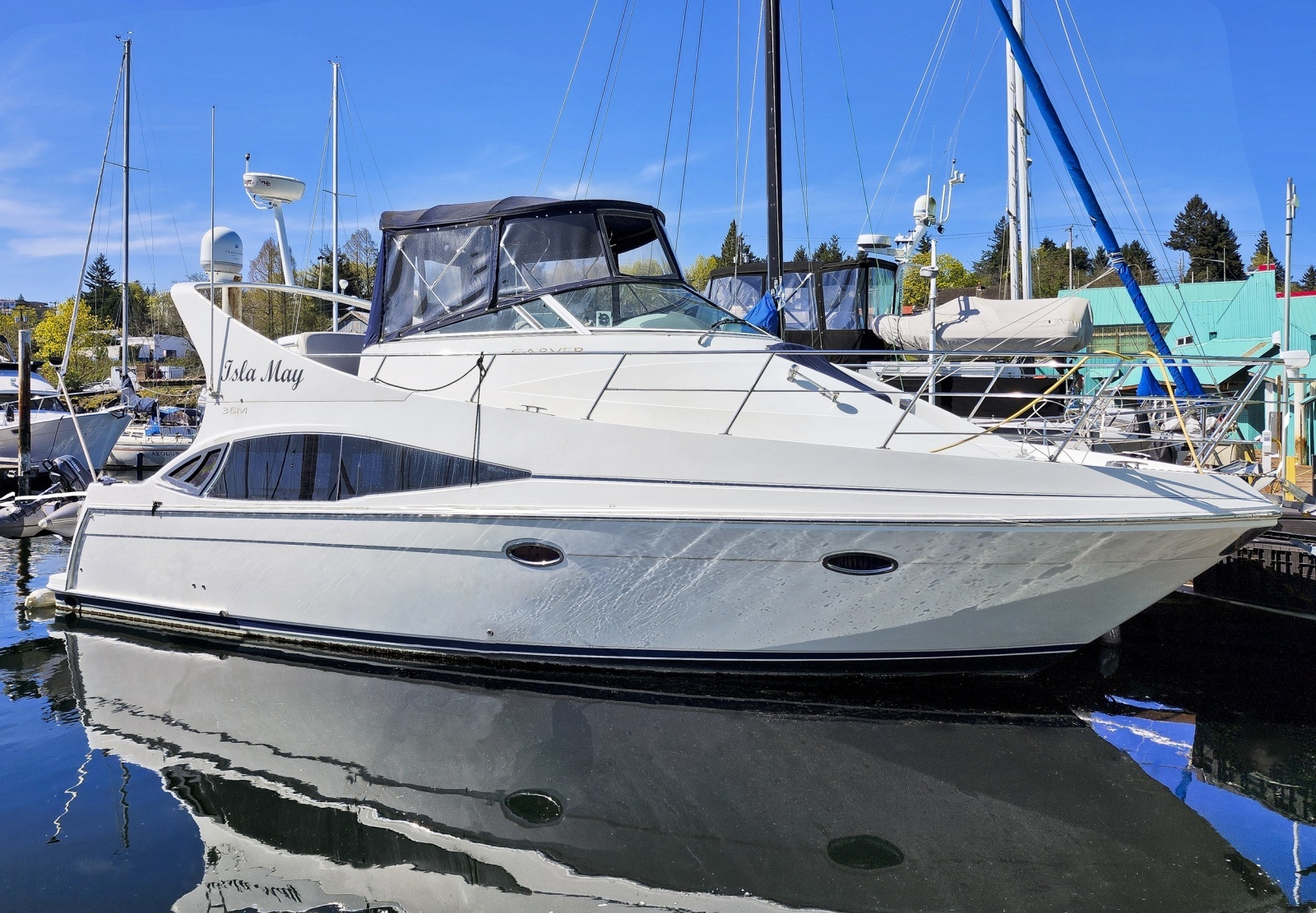 Isla May 36ft Carver Yacht For Sale