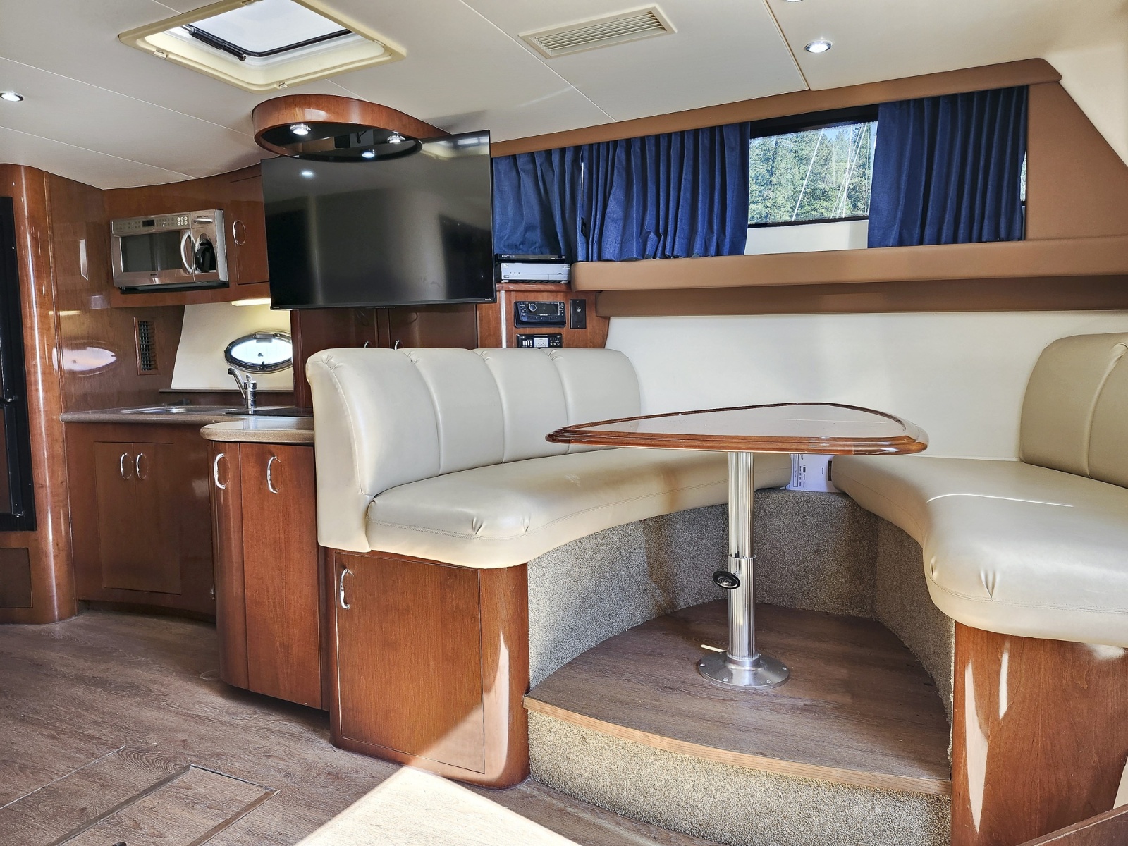 40' 2007 Carver 36 Mariner