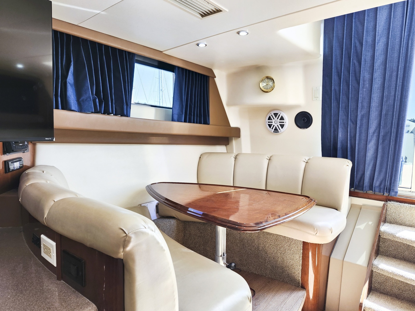 40' 2007 Carver 36 Mariner