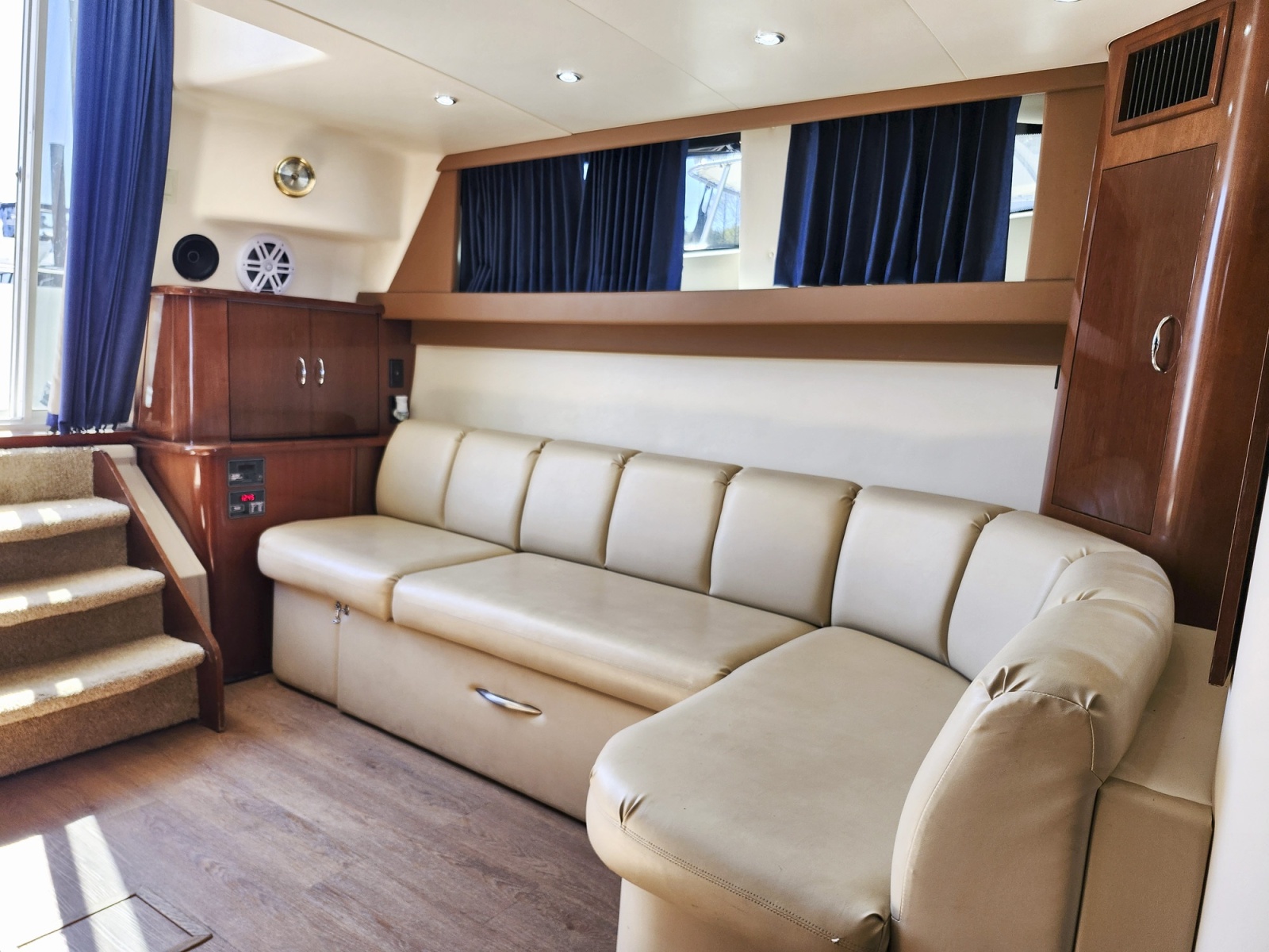 40' 2007 Carver 36 Mariner