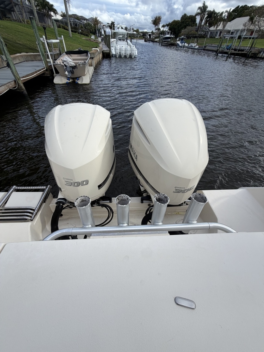 30ft Grady White Yacht For Sale