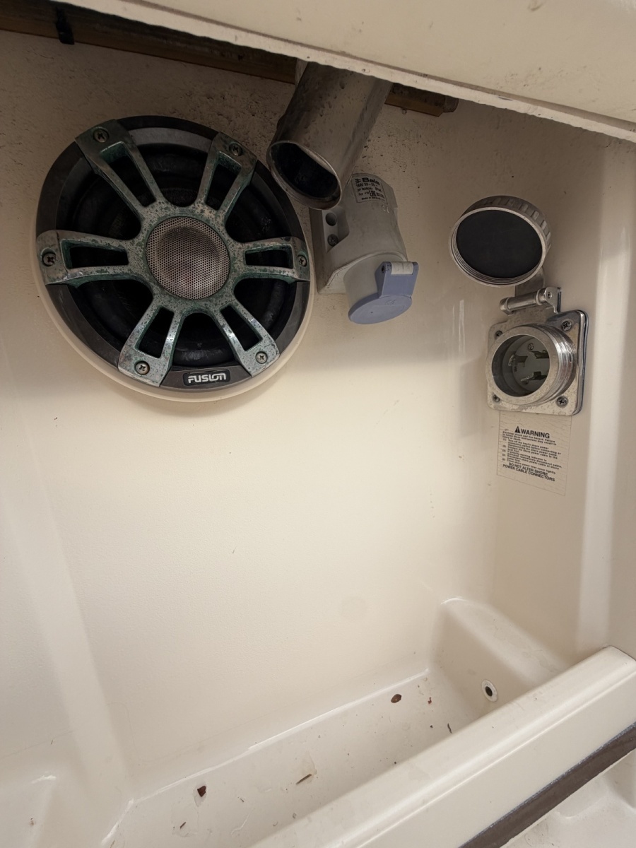 30ft Grady White Yacht For Sale