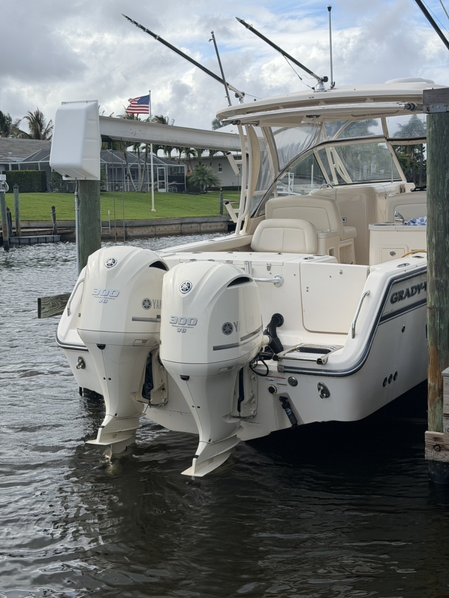 30ft Grady White Yacht For Sale