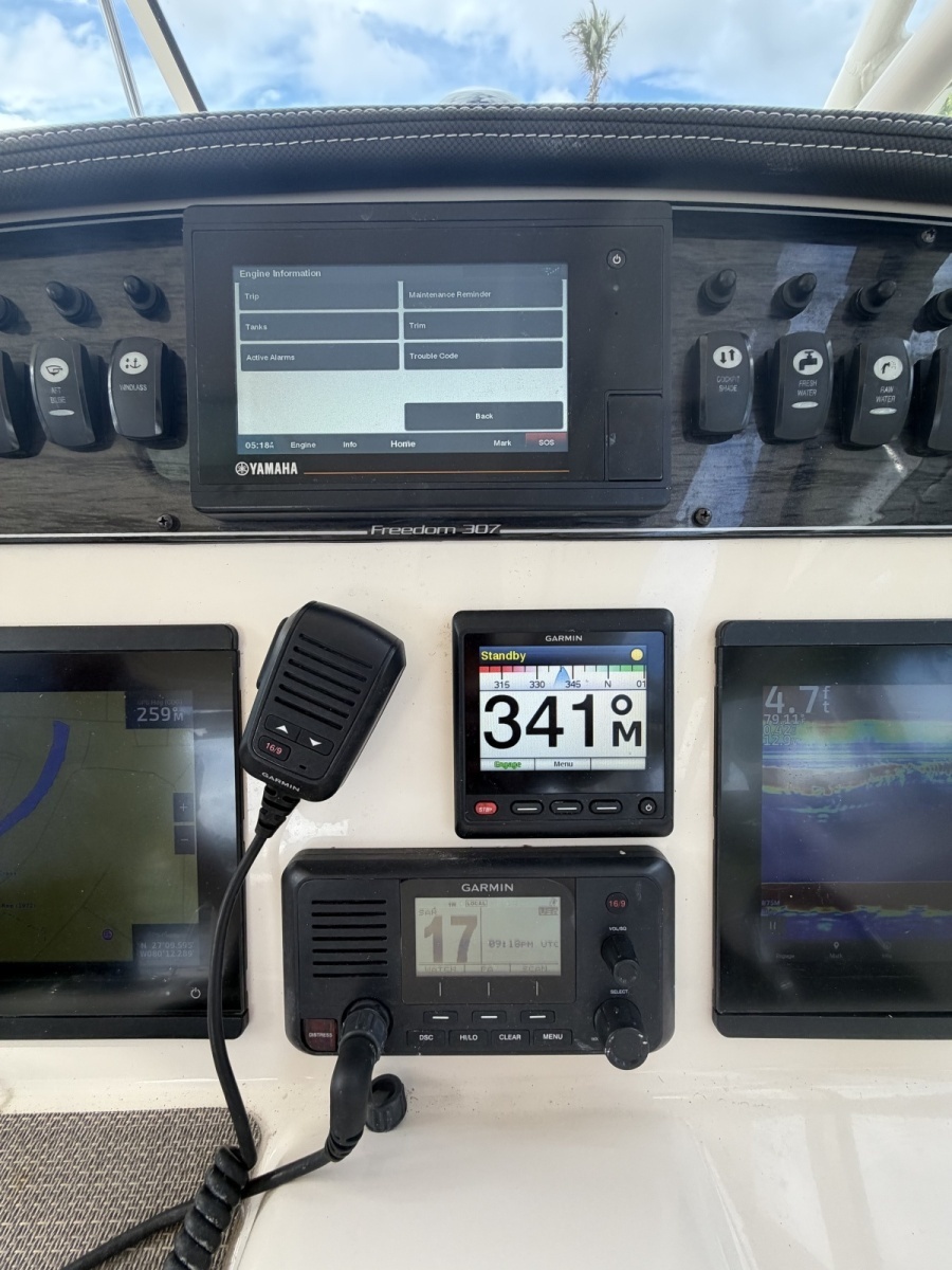 30ft Grady White Yacht For Sale