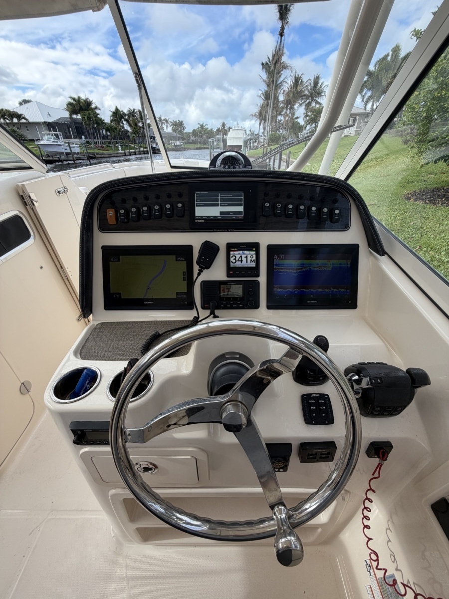 30ft Grady White Yacht For Sale